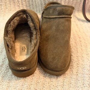 UGG classic slipper